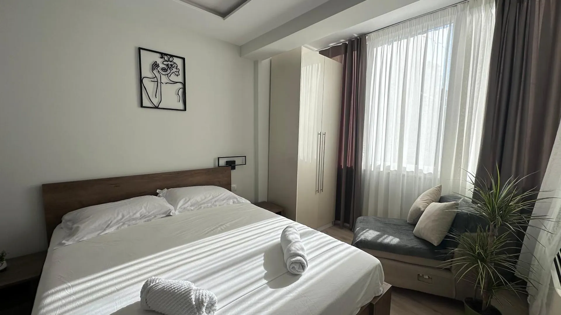 Apartment Zaira City Retreat Tirana